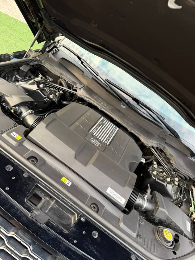 Range Rover Voque Super Charge - View 5