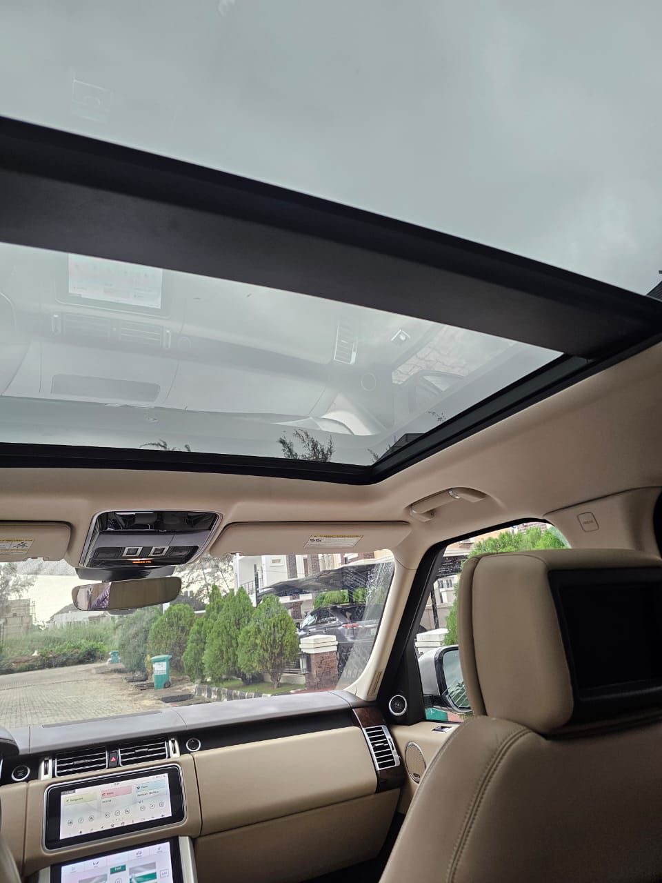 Range Rover  Voque  - View 6