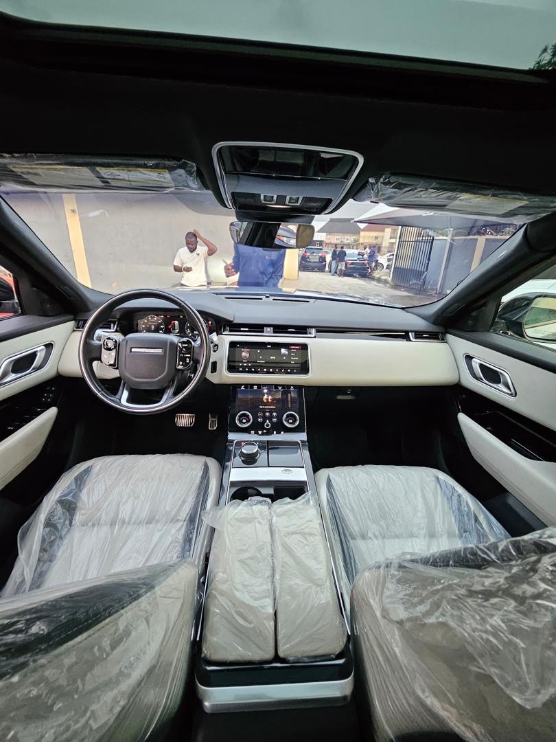 Velar - View 3